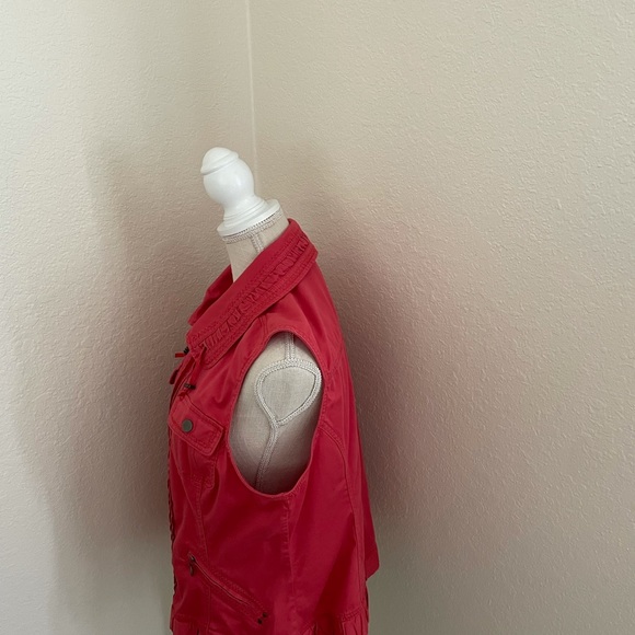 Christopher & Banks Woman’s Vest Size Large. - Picture 8 of 15